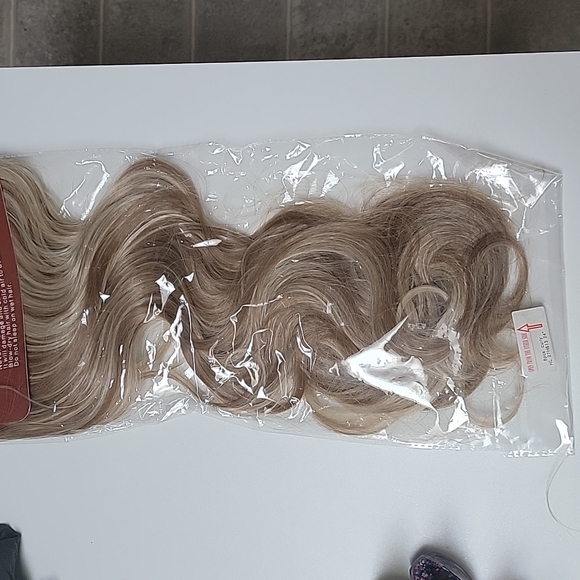 8 Pc Hair Extensions 24" Length - New - Picture 6 of 6